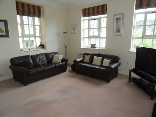  Image of 2 bedroom Flat for sale in Victoria Road Saltaire Shipley BD18 at Saltaire, Shipley, BD18 3LX