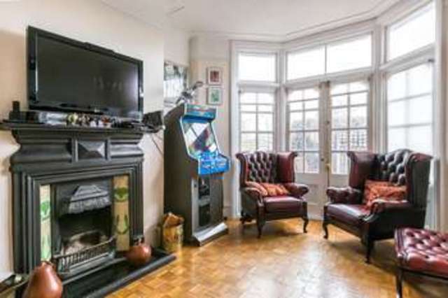  Image of 4 bedroom Property for sale in Riverway London N13 at Riverway London London, N13 5LJ
