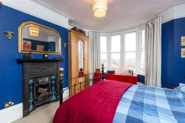  Image of 4 bedroom Property for sale in Riverway London N13 at Riverway London London, N13 5LJ