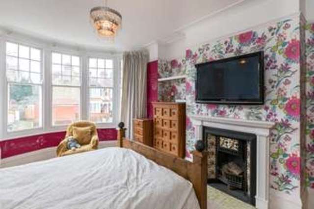  Image of 4 bedroom Property for sale in Riverway London N13 at Riverway London London, N13 5LJ