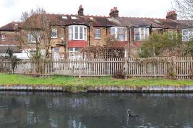  Image of 4 bedroom Property for sale in Riverway London N13 at Riverway London London, N13 5LJ