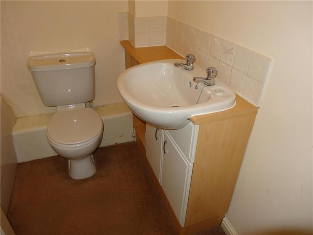  Image of 2 bedroom Flat to rent in Robertsons Gait Paisley PA2 at Paisley Renfrewshire Renfrewshire, PA2 6DN