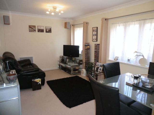  Image of 1 bedroom Flat to rent in Roche Close Rochford SS4 at Roche Close  Rochford, SS4 1PS