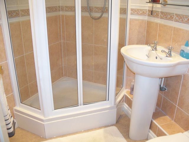  Image of 2 bedroom Flat to rent in Rollesbrook Gardens Shirley Southampton SO15 at Rollesbrook Gardens Hill Lane Southampton, SO15 5WB