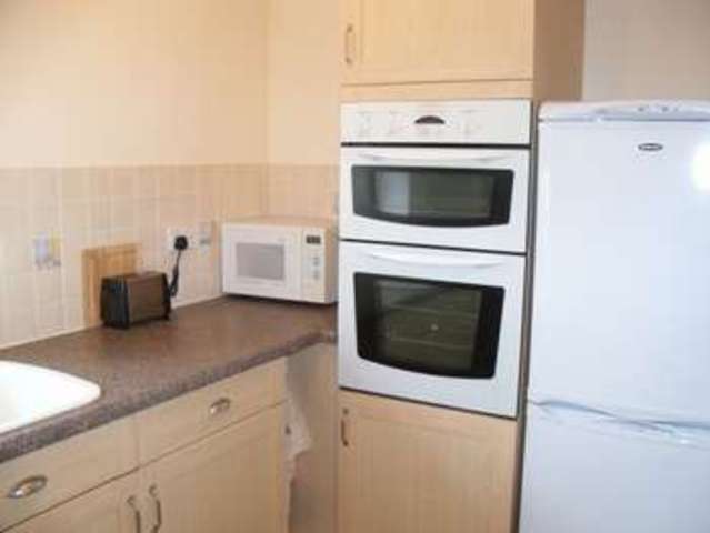  Image of 2 bedroom Flat to rent in Rollesbrook Gardens Shirley Southampton SO15 at Rollesbrook Gardens Hill Lane Southampton, SO15 5WB