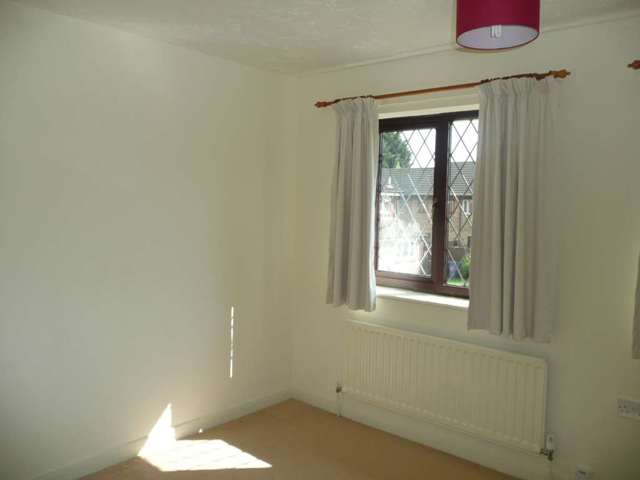  Image of 3 bedroom Semi-Detached house to rent in Roman Way Bicester OX26 at Roman Way  Bicester, OX26 6FL