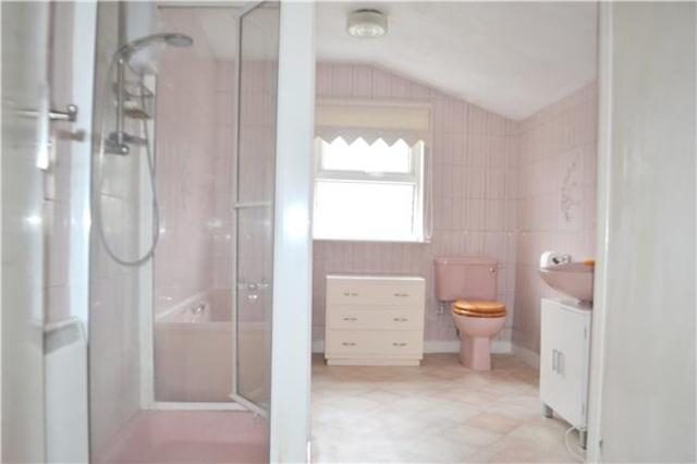  Image of 2 bedroom End of Terrace to rent in Vine Street Romford RM7 at Rush Green, RM7 7LH