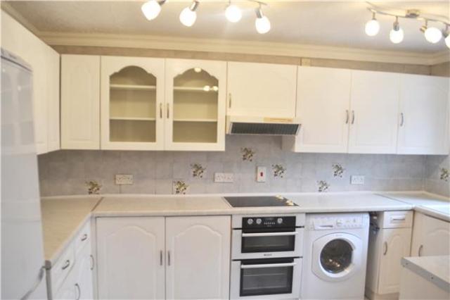  Image of 2 bedroom End of Terrace to rent in Vine Street Romford RM7 at Rush Green, RM7 7LH