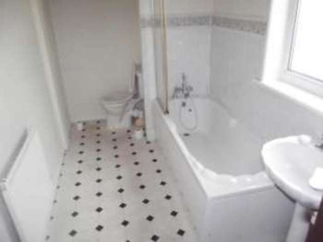  Image of 2 bedroom Terraced house for sale in Roscoe Street Middlesbrough TS1 at Middlesbrough  Middlesbrough, TS1 3HN