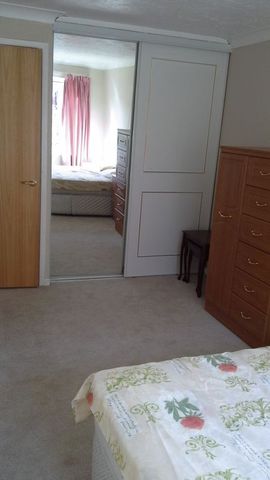  Image of 1 bedroom Retirement Property for sale in Rosebery Court Water Lane Leighton Buzzard LU7 at Water Lane  Leighton Buzzard, LU7 1DL