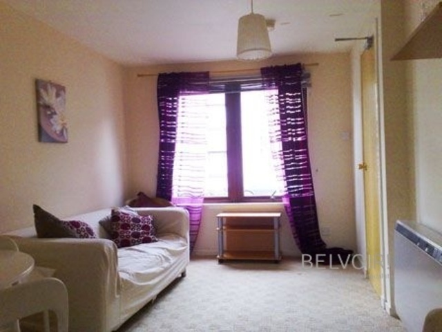  Image of 4 bedroom Terraced house to rent in Rosebery Terrace Stirling FK8 at Riverside Dundee Dundee, FK8 1TX