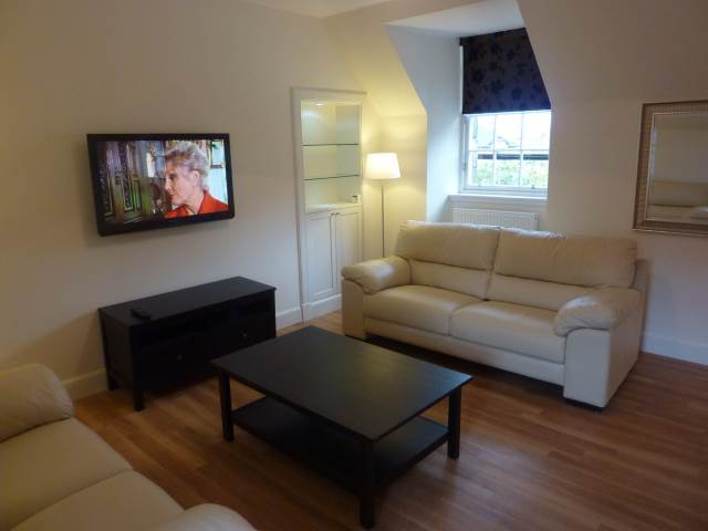  Image of 2 bedroom Flat to rent in Roseburn Terrace Edinburgh EH12 at West End Edinburgh Edinburgh, EH12 6AW