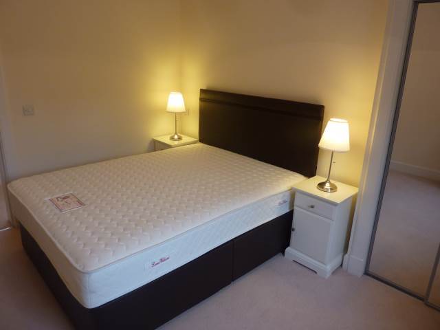  Image of 2 bedroom Flat to rent in Roseburn Terrace Edinburgh EH12 at West End Edinburgh Edinburgh, EH12 6AW