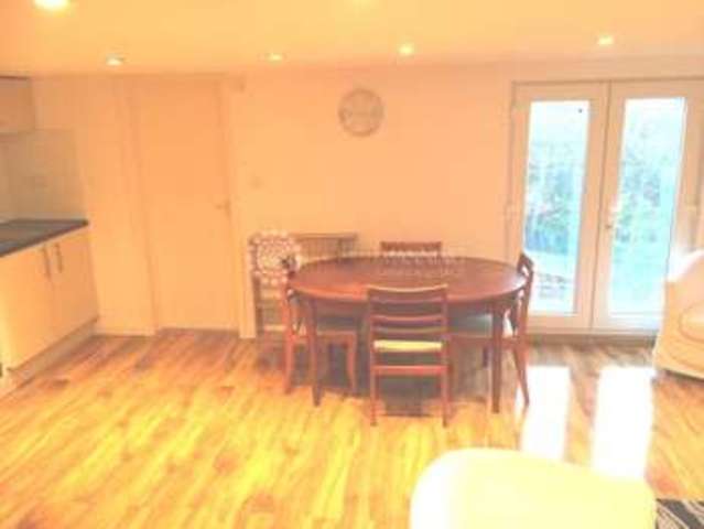  Image of 1 bedroom Apartment to rent in Rosedene Avenue London SW16 at Rosedene Avenue  Greater London, SW16 2LS