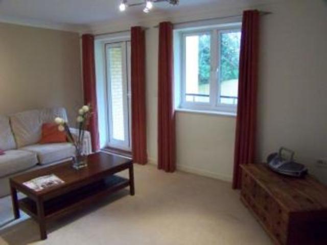  Image of 2 bedroom Flat to rent in Hill Lane Southampton SO15 at 23 Hill Lane  SOUTHAMPTON, SO15 5PA