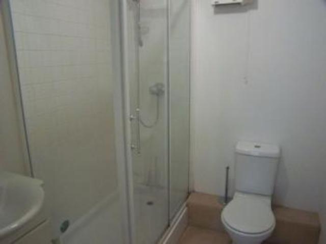  Image of 2 bedroom Flat to rent in Hill Lane Southampton SO15 at 23 Hill Lane  SOUTHAMPTON, SO15 5PA