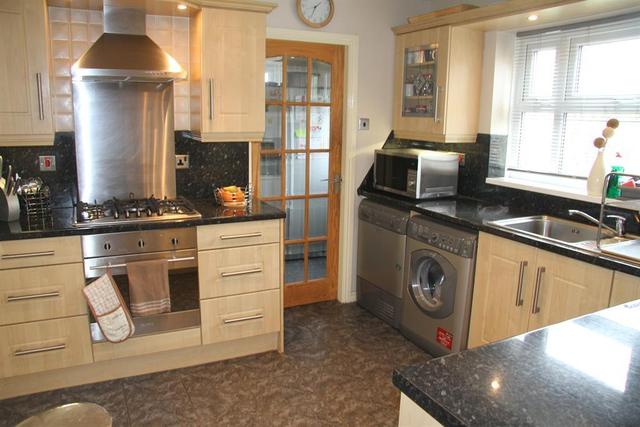  Image of 4 bedroom Detached house for sale in Roundhead Fold Apperley Bridge Bradford BD10 at Apperley Bridge Bradford Calverley, BD10 0UG