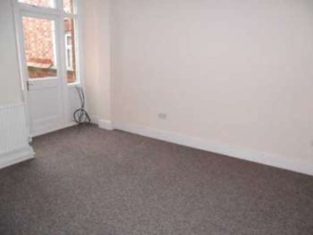  Image of 3 bedroom Terraced house to rent in Roundhill Road Kettering NN15 at Roundhill Road  Kettering, NN15 6BD