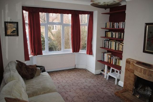  Image of 3 bedroom Semi-Detached house for sale in Roundway Grimsby DN34 at Roundway  Grimsby, DN34 5AS