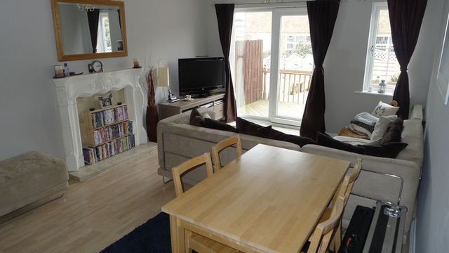  Image of 2 bedroom Flat to rent in Rowes Mews Newcastle upon Tyne NE6 at Rowes Mews  Newcastle Upon Tyne, NE6 1TX