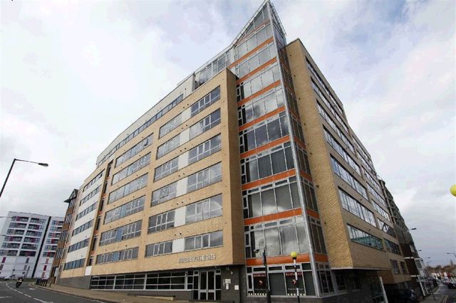  Image of 2 bedroom Flat for sale in College Road Harrow-on-the-Hill Harrow HA1 at Roxborough Heights, College Road Harrow Harrow, HA1 1GN