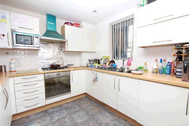  Image of 2 bedroom Flat for sale in College Road Harrow-on-the-Hill Harrow HA1 at Roxborough Heights, College Road Harrow Harrow, HA1 1GN