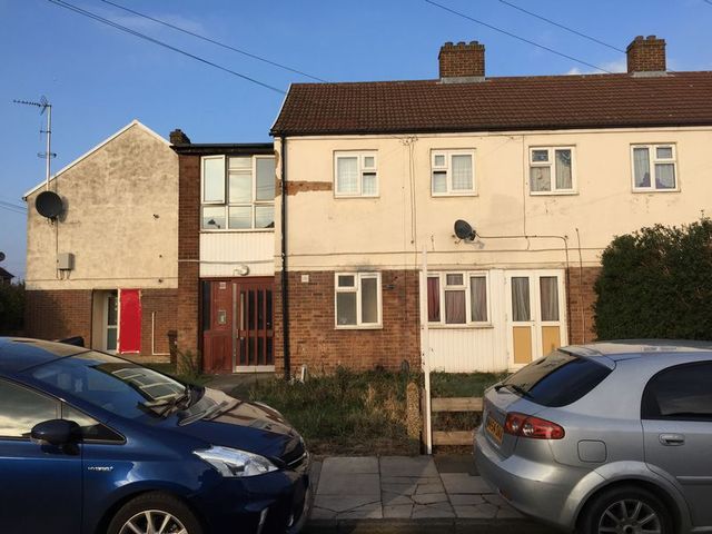  Image of 1 bedroom Flat to rent in Roxwell Road Barking IG11 at Roxwell Road  Barking, IG11 0PP
