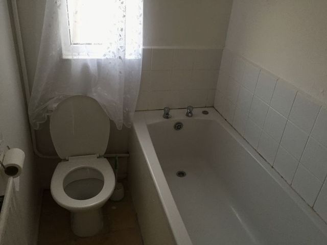  Image of 1 bedroom Flat to rent in Roxwell Road Barking IG11 at Roxwell Road  Barking, IG11 0PP