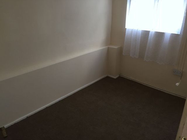  Image of 1 bedroom Flat to rent in Roxwell Road Barking IG11 at Roxwell Road  Barking, IG11 0PP