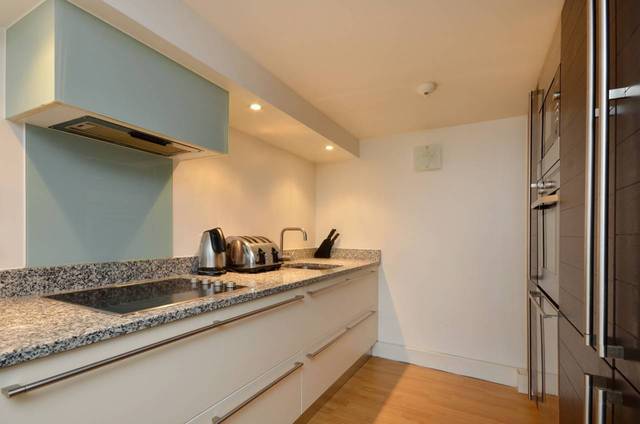  Image of 2 bedroom Flat for sale in Cadogan Road London SE18 at Royal Arsenal  Greenwich, SE18 6YN