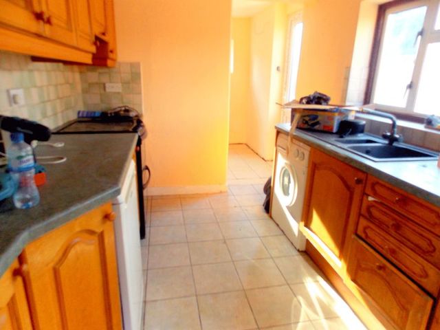  Image of 5 bedroom Semi-Detached house to rent in Royal Lane West Drayton UB7 at Royal Lane  West Drayton, UB7 8DN