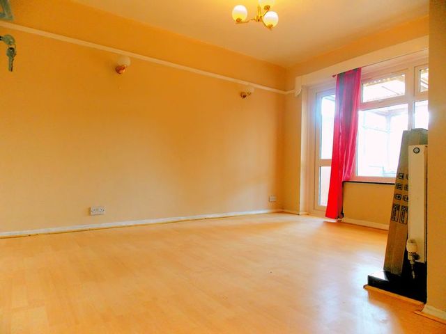  Image of 5 bedroom Semi-Detached house to rent in Royal Lane West Drayton UB7 at Royal Lane  West Drayton, UB7 8DN