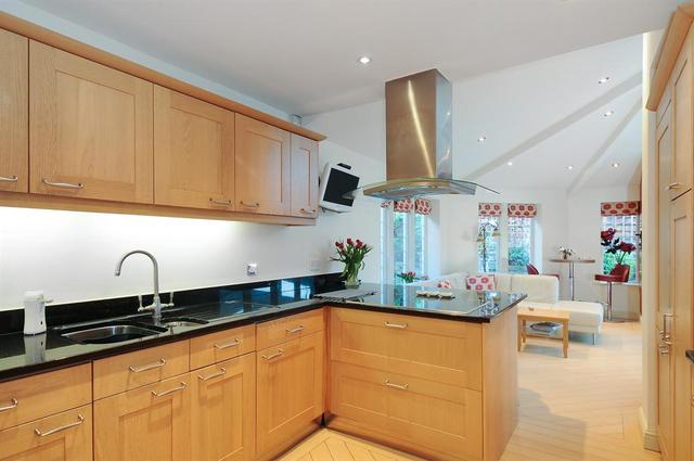  Image of 5 bedroom Detached house for sale in Rufford Avenue Yeadon Leeds LS19 at Yeadon Leeds Yeadon, LS19 7QR