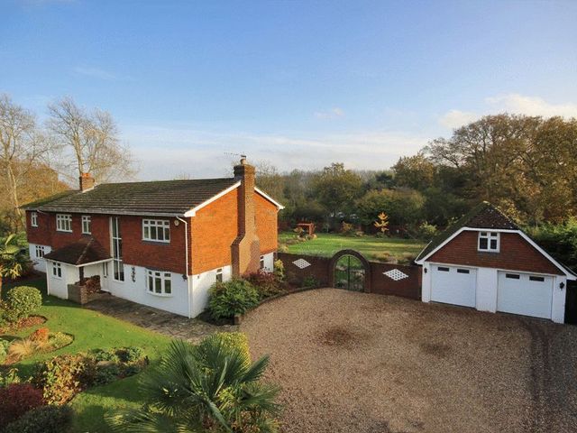  Image of 5 bedroom Detached house for sale in Rusper Road Ifield Crawley RH11 at Rusper Road Ifield Crawley, RH11 0LQ