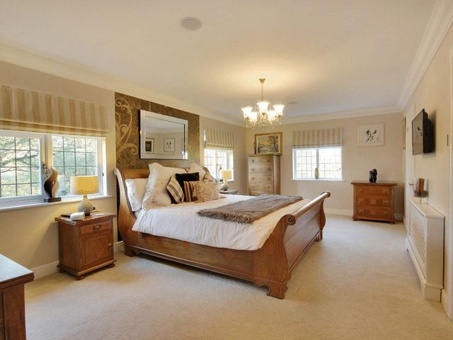  Image of 5 bedroom Detached house for sale in Rusper Road Ifield Crawley RH11 at Rusper Road Ifield Crawley, RH11 0LQ