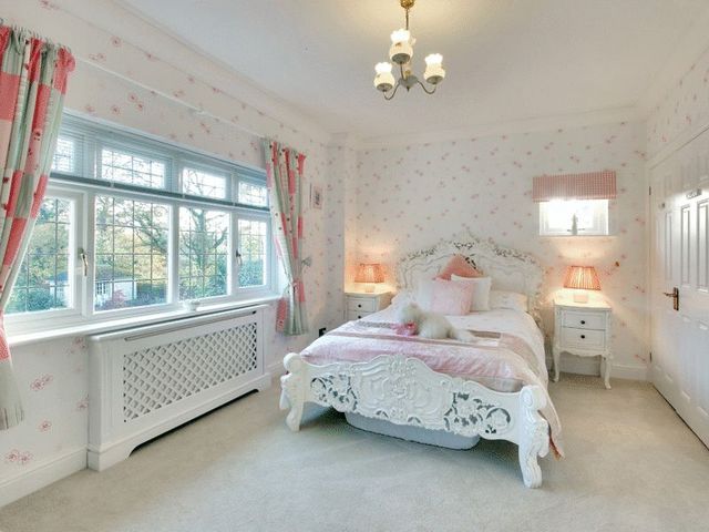  Image of 5 bedroom Detached house for sale in Rusper Road Ifield Crawley RH11 at Rusper Road Ifield Crawley, RH11 0LQ