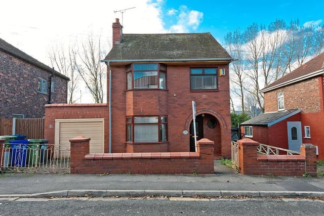  Image of 3 bedroom Detached house for sale in Russell Road Runcorn WA7 at Russell Road  Runcorn, WA7 4BH