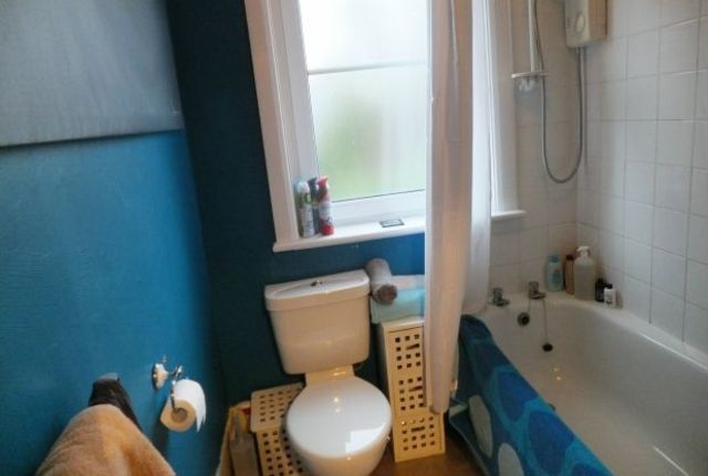  Image of 1 bedroom Flat for sale in Rusthall Road Tunbridge Wells TN4 at Rusthall  Tunbridge Wells, TN4 8PA
