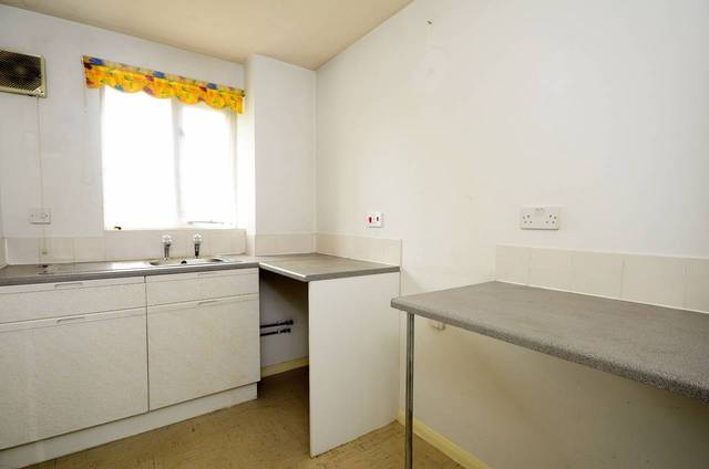  Image of 1 bedroom Flat for sale in Ruston Road London SE18 at Ruston Road  Woolwich, SE18 5QX