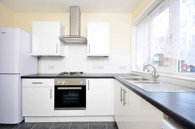  Image of 2 bedroom Flat to rent in Parkside Estate Rutland Road London E9 at Rutland Road  Victoria Park, E9 7JY