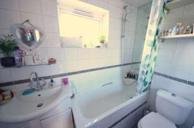  Image of 1 bedroom Apartment to rent in Rydston Close London N7 at Rydston Close  London, N7 9DL