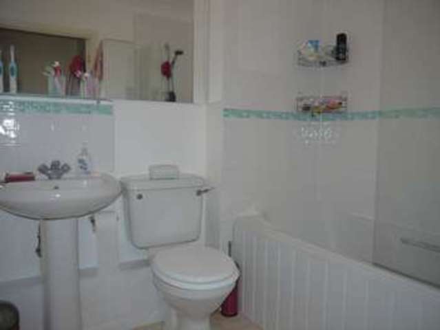  Image of 2 bedroom Flat to rent in Salisbury Close Eastleigh SO50 at Salisbury Close  Eastleigh, SO50 9BN