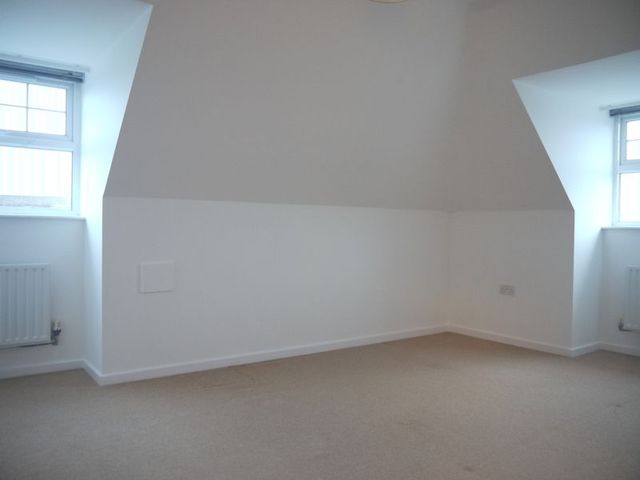  Image of 1 bedroom Flat to rent in Salisbury Close Eastleigh SO50 at Salisbury Close  Eastleigh, SO50 9BN