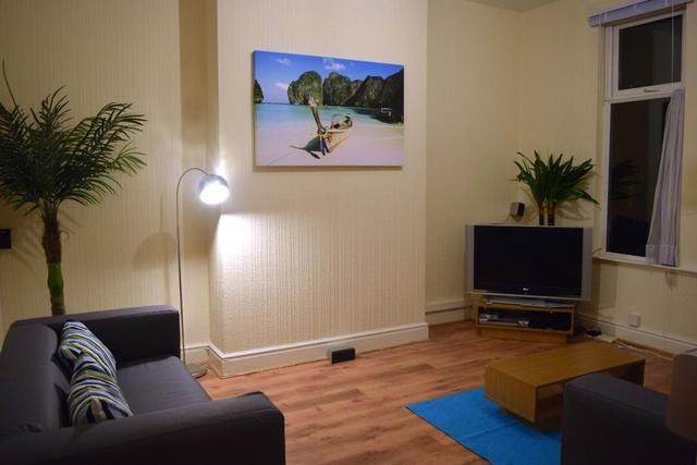  Image of 6 bedroom Semi-Detached house to rent in Salisbury Road Wavertree Liverpool L15 at Wavertree  Liverpool, L15 1HN