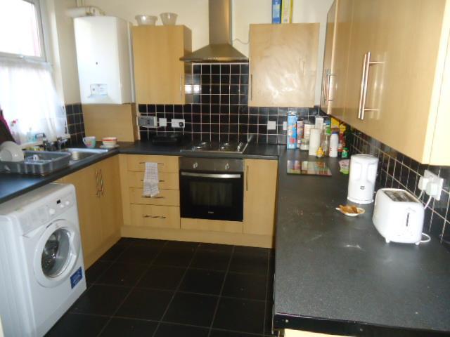 Image of 6 bedroom Semi-Detached house to rent in Salisbury Road Wavertree Liverpool L15 at Wavertree  Liverpool, L15 1HN