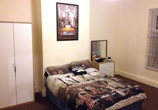  Image of 6 bedroom Semi-Detached house to rent in Salisbury Road Wavertree Liverpool L15 at Wavertree  Liverpool, L15 1HN