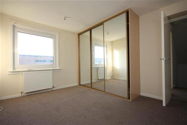  Image of 4 bedroom Terraced house to rent in Sandpiper Drive East Kilbride Glasgow G75 at East Kilbride South Lanarkshire South Lanarkshire, G75 8UW
