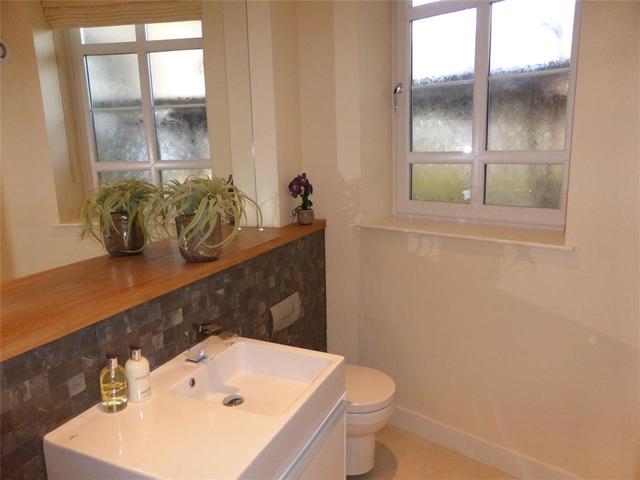  Image of 3 bedroom Flat to rent in Sandringham Court Newton Mearns Glasgow G77 at Newton Mearns Glasgow Glasgow, G77 5DT