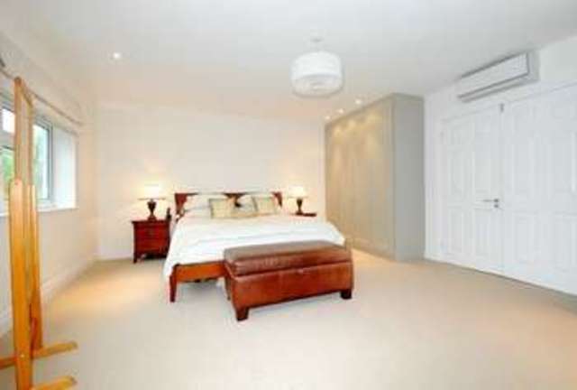  Image of 5 bedroom Detached house for sale in Sandy Lodge Road Rickmansworth WD3 at Moor Park  Rickmansworth, WD3 1LP