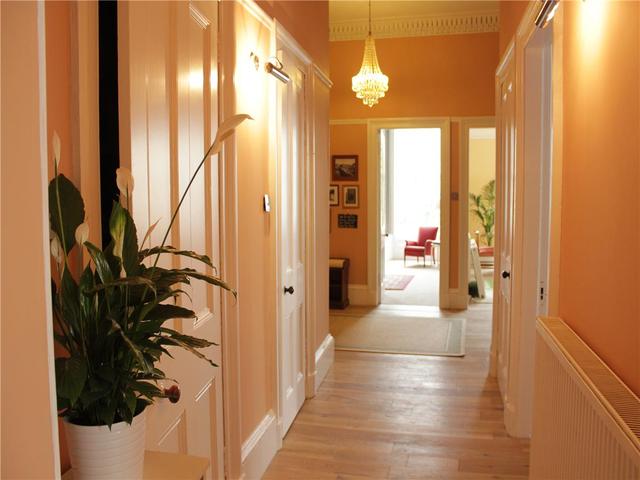  Image of 3 bedroom Flat to rent in Sandyford Place Glasgow G3 at Park Glasgow Glasgow, G3 7NG